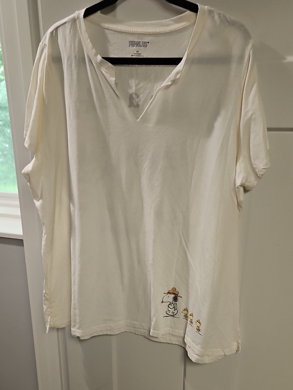 Peanuts Cream V-Neck Short Sleeve Tee with Snoopy & Woodstock